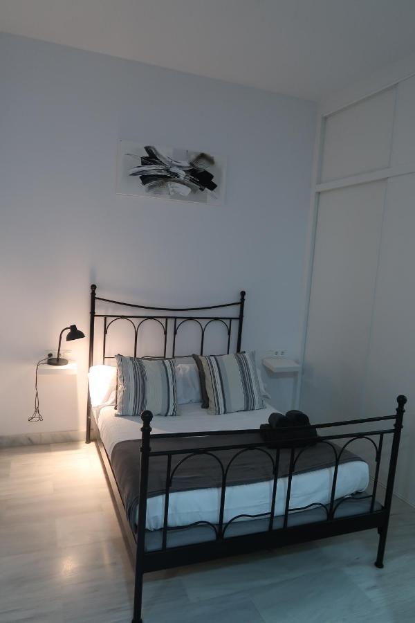 J & E Malaga Center Apartamentos Esterno foto