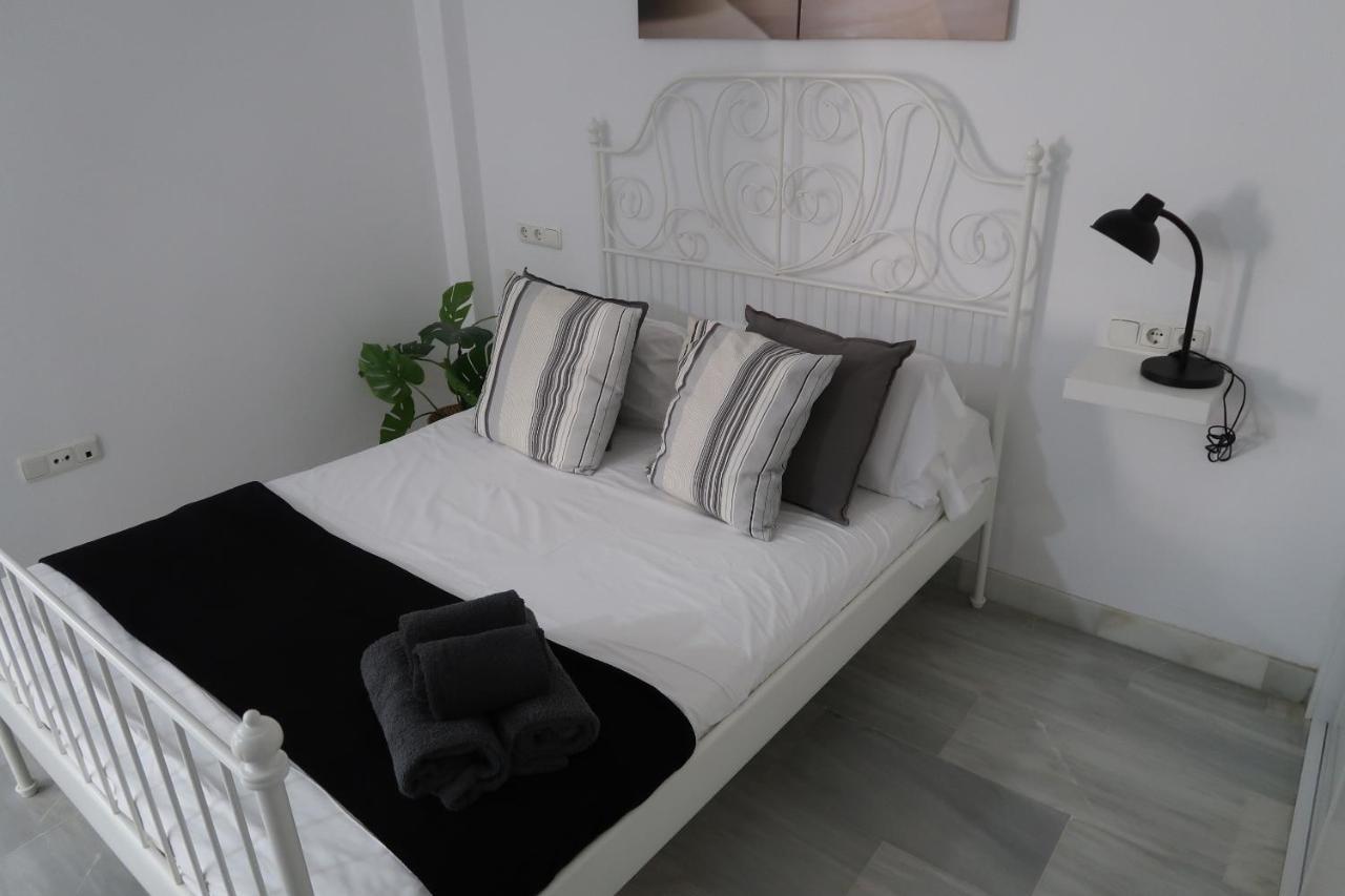 J & E Malaga Center Apartamentos Esterno foto