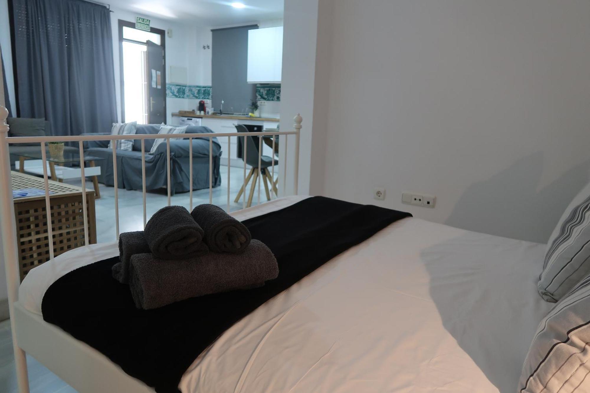 J & E Malaga Center Apartamentos Esterno foto